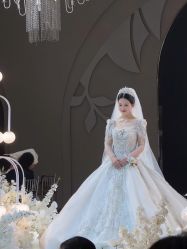 -艾米丽婚纱礼服