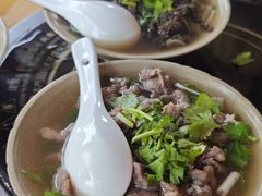 -大众跷脚牛肉馆·非遗传承单位(峨眉山店)