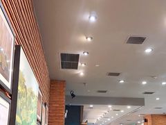 -星巴克(上海虹桥新天地二店)