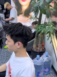 -藤野造型专业烫染接发