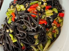 酸辣蕨根粉-渠口周家肉饼