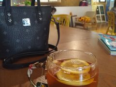 -新华里咖啡书吧(新华书店小寨店)