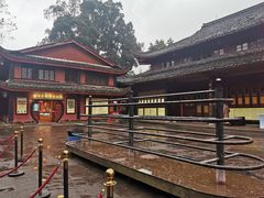 -峨眉山报国寺