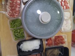 -老牌坊云南鱼豆花火锅(爱建店)