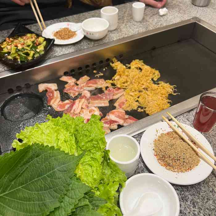 星辰岩石烤肉-"好吃～地道～很美味!食材新鲜,四个人吃的.