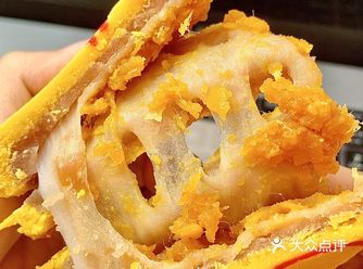 今天终于吃上了心心念念的团圆大月饼