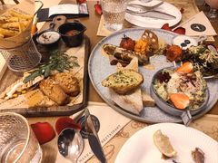 -Mark&Mars Restaurant