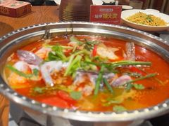 -老滇山寨•云南特色菜•地方菜•民族风情歌舞表演(金碧店)