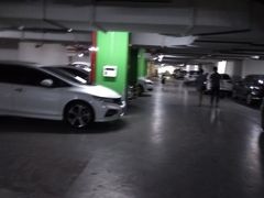 -丽丰购物中心·停车场