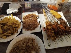 -亮亮烧烤(万松园店)