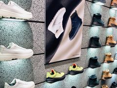 -迪桑特DESCENTE(北京三里屯BLANC店)