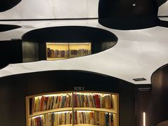 -涨巢·潮玩水疗局