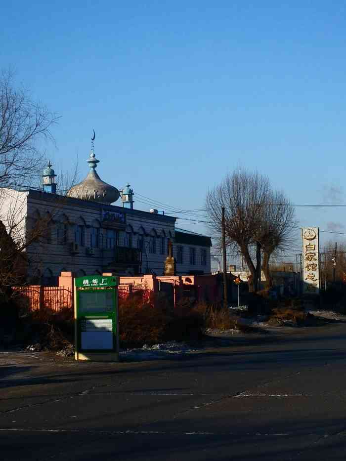 白家馆(哈成路店)-"环境一般 手切羊肉牛肉 很大块 吃的很爽.