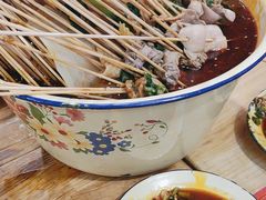 -拈签一笑黄牛肉辣卤串串