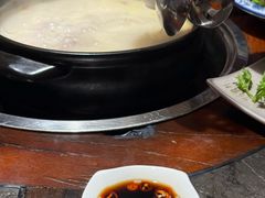 -大匠工房古船木艺术餐厅·猪肚鸡专门店(长白仙岛店)
