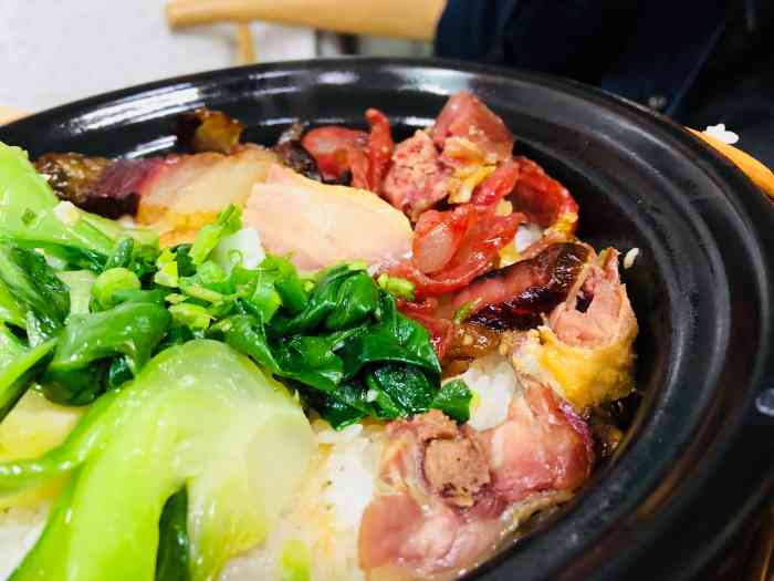 煲掌柜港式煲仔饭-"外卖打卡,今天突然想吃煲仔饭了,所以就点.