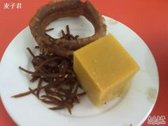 焦圈豌豆黄疙瘩咸菜-老磁器口豆汁店(天坛店)