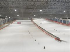 -乔波室内滑雪场