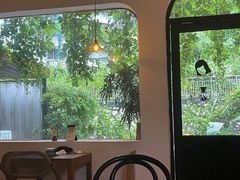 -彳亍咖啡·这里(水湾路店)