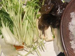 -牛YO寿喜烧·铁板烧和牛火锅自助(市府恒隆店)
