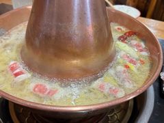 -果松木炭酸菜铜火锅·外婆参鸡汤