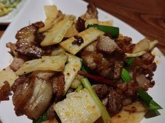云南腊肉炒香笋-云海肴·汽锅鸡·云南菜(高德置地店)