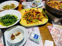 -黄泥岗·地道湖北菜(奥特莱斯店)