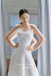 -Lady  Jane高端婚纱礼服馆