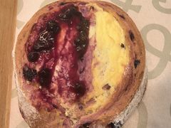 桑葚蓝莓乳酪包-仟吉(荟聚中心店)