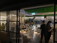门面-Oasis Bar & Grill