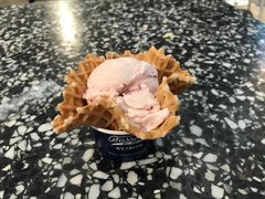 草莓丹麦碗-Bassetts贝赛斯冰淇淋(大悦城店)