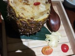 泰味菠萝饭-云海肴·汽锅鸡·云南菜(天津国金汇店)