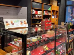 零售区-星巴克(呼和浩特民族商场店)