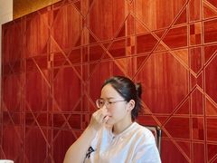 -鼎泰亨·海鲜牛肉餐厅(滨江店)