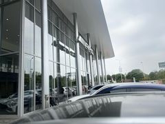 -贵州贵星奔驰4S店(观山湖店)