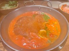 -野山舂·贵州现舂酸汤火锅(鸿通城店)