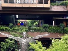 -瑞虹新天地月亮湾