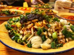 -拈签一笑黄牛肉辣卤串串