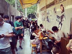 门面-沪西老弄堂面馆(定西路店)