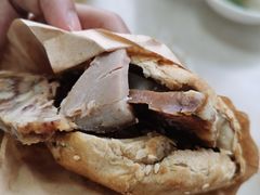 烧饼夹肉-洪峰浩老北京烧饼夹肉(角门路店)