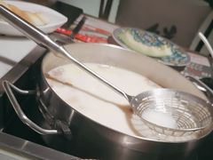 -尚尚仙·酸汤猪手·猪肚鸡火锅(华联万柳购物中心店)