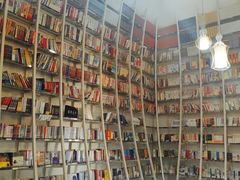 -钟书阁(松江泰晤士小镇店)