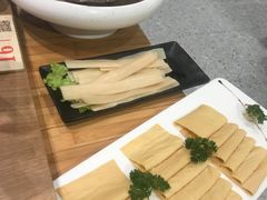 -江小渔鲜鱼火锅(冠亚星城店)