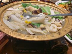 -老滇山寨•云南特色菜•地方菜•民族风情歌舞表演(金碧店)