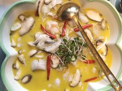 花开酸汤鱼虾跳-蜜桃花开·中西融合菜E&W(南长街店)