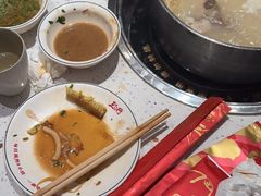 -三人行骨头王火锅(长寿店)