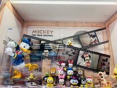 -泡泡玛特POPMART(蓝色港湾店)