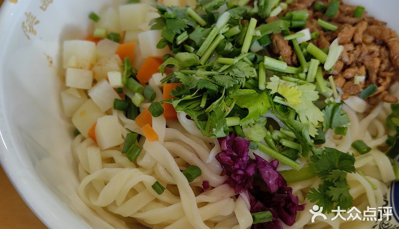 蛋白质➕碳水＝爬山后的好补给。[惊叹]