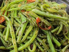 砂锅扁豆丝-阿三鱼头泡饼·家常菜