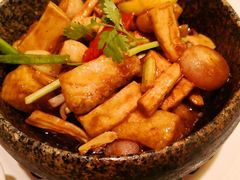 石锅豆腐什菌烧银鳕鱼-北京宝辰饭店·聚彩轩中餐厅